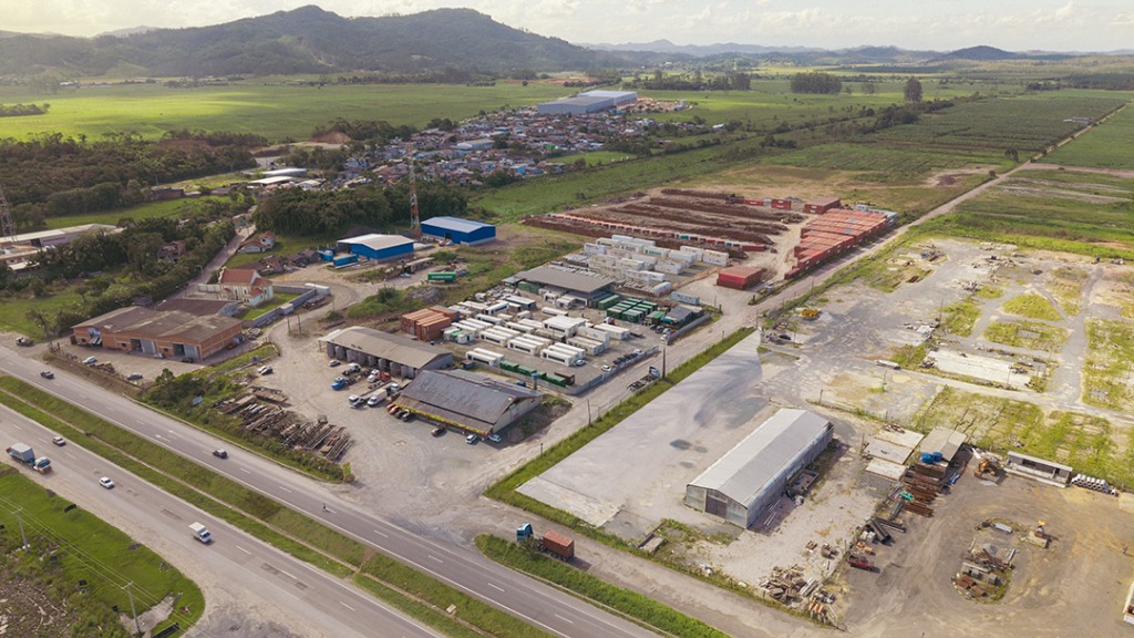 Complexo Industrial e Pátio Logístico